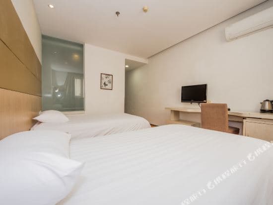 Motel 168 (Shanghai Sinan Road)