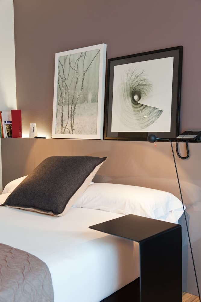 Alexandra Barcelona Hotel, Curio Collection by Hilton