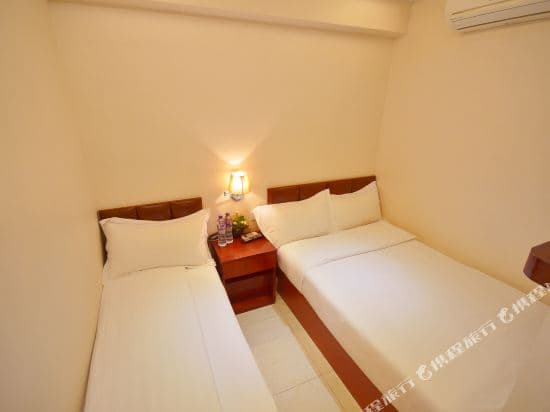 Golden Wave Hotel