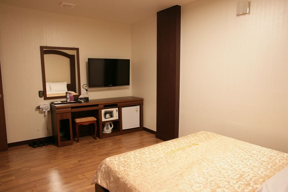 Hill House Myeongdong