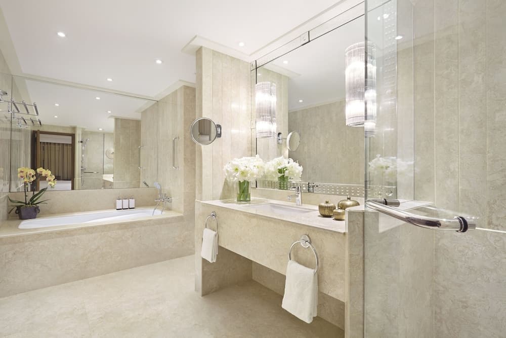 Anantara Siam Bangkok Hotel