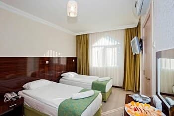 Sato Otel Lara