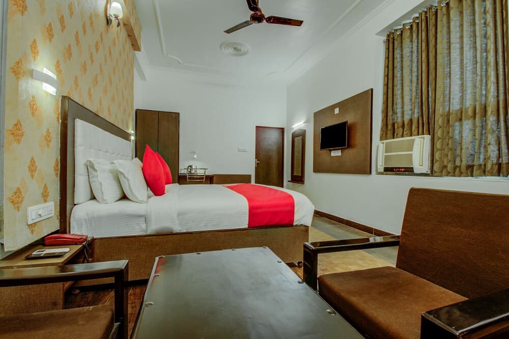 OYO 16579 Hotel Dream Palace
