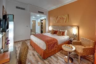 Al Khoory Executive Hotel, Al Wasl