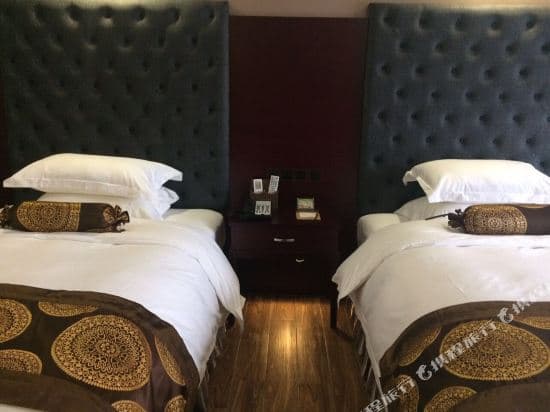 Half Moon Creek Resort Hotel