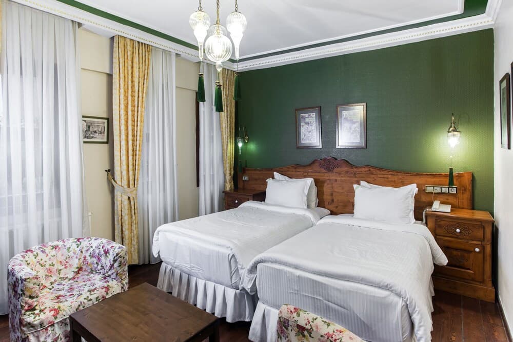 Rose Garden Suites