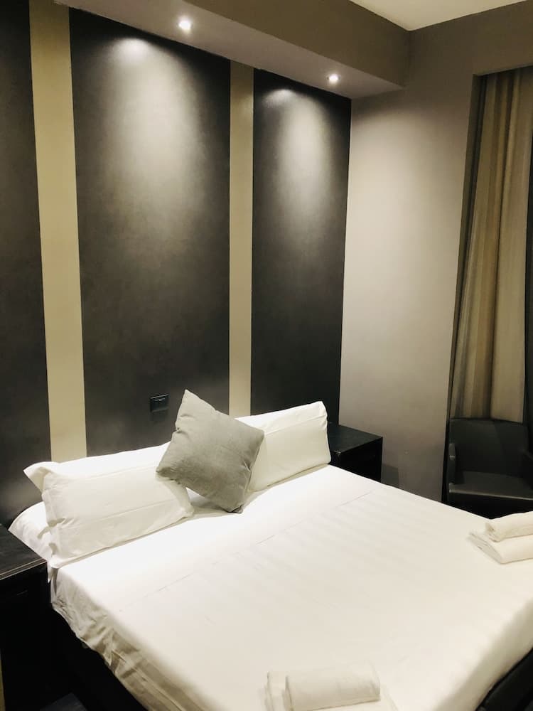 Hotel V99