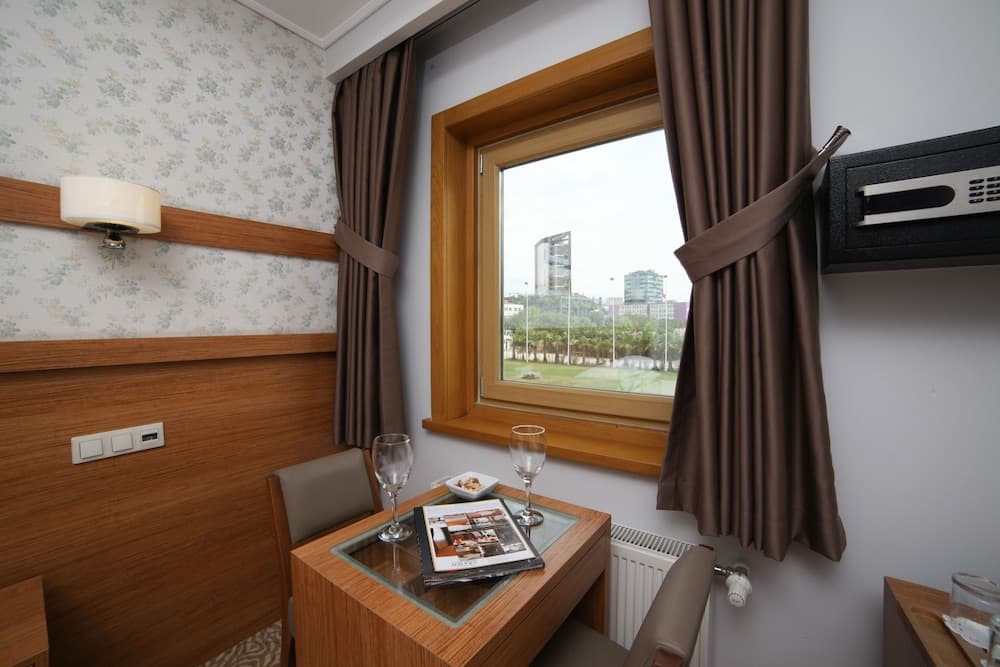 Kadak Garden Airport Hotel