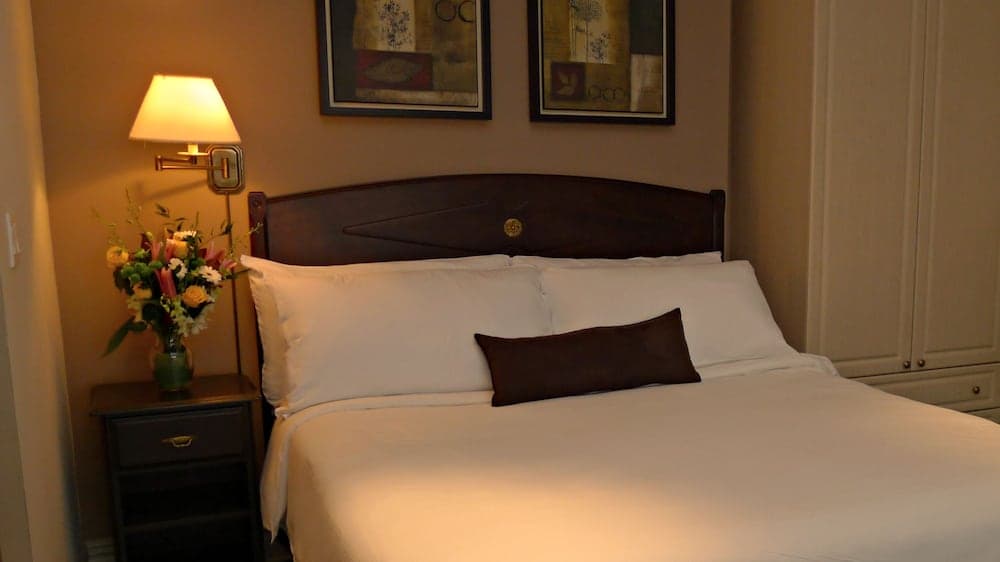 Grand Hotel & Suites