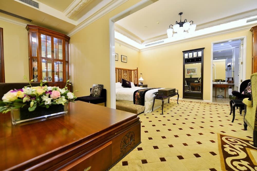 Mansion Hotel