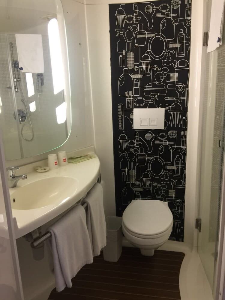 Ibis Hotel (Shanghai Expo Dongming Road)