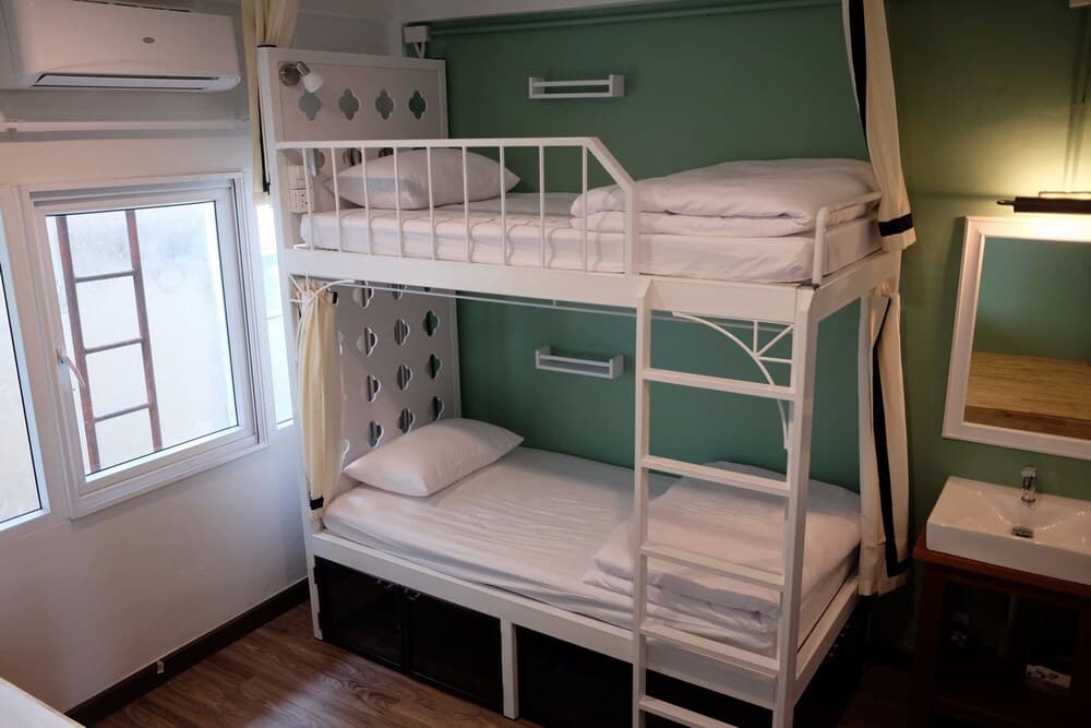 The Quarter Bangkok Poshtel & Coworking - Hostel