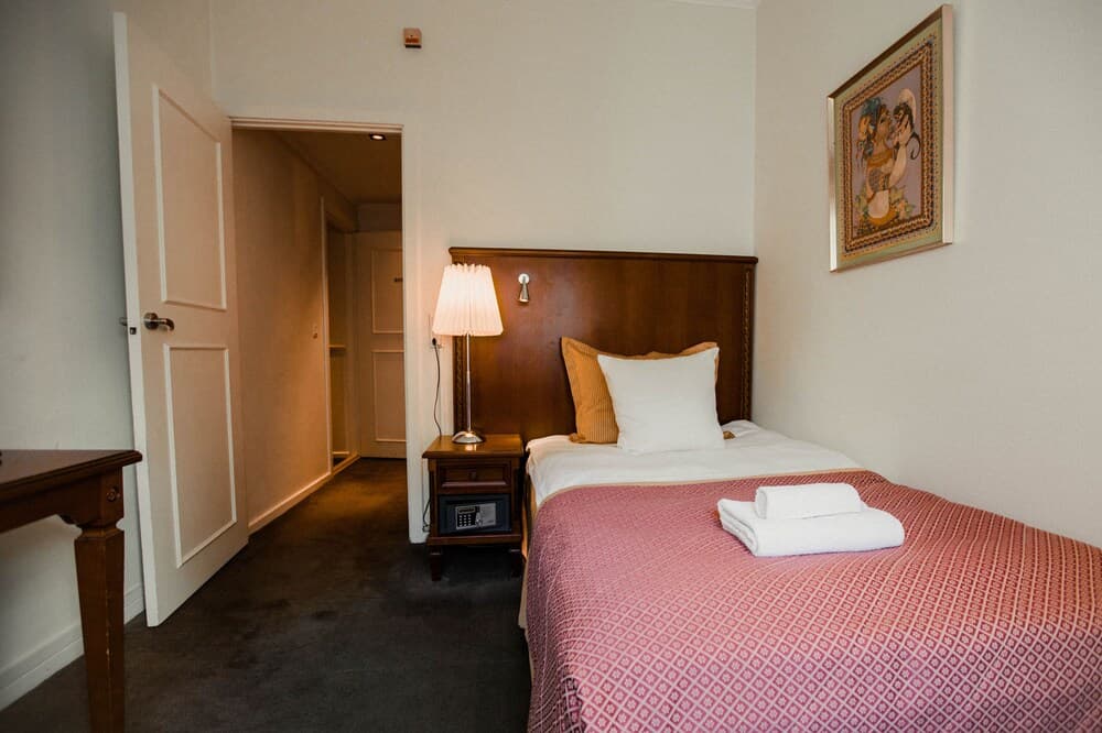 Ascot Hotel