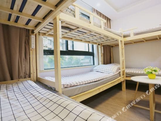 Lesfours Youth Hostel