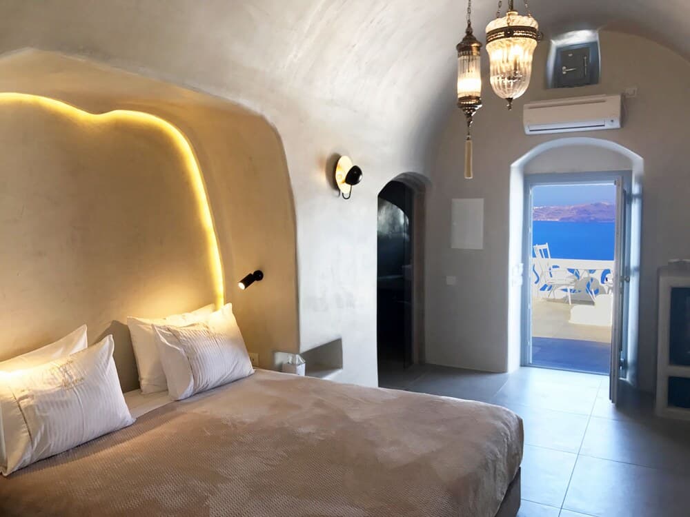 Athina Luxury Suites