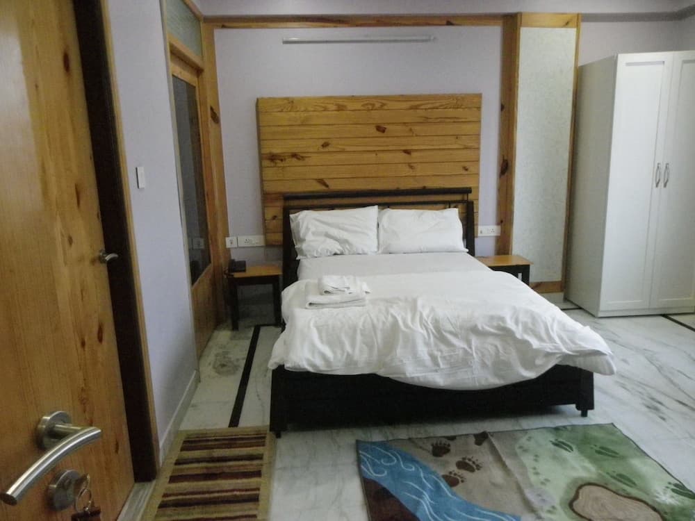 The Lodge B & B