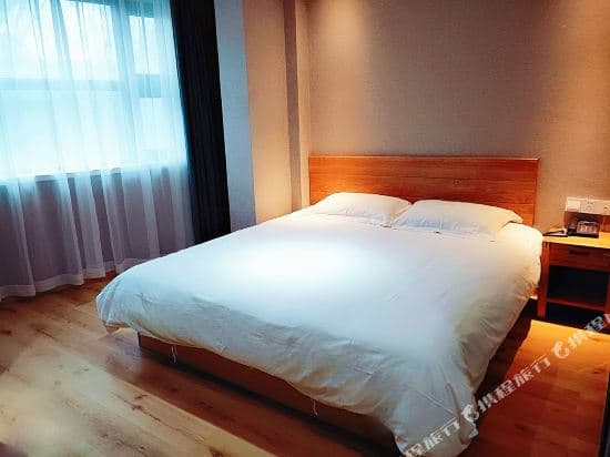 Ritz Hotel (Shanghai Peoples Square store)