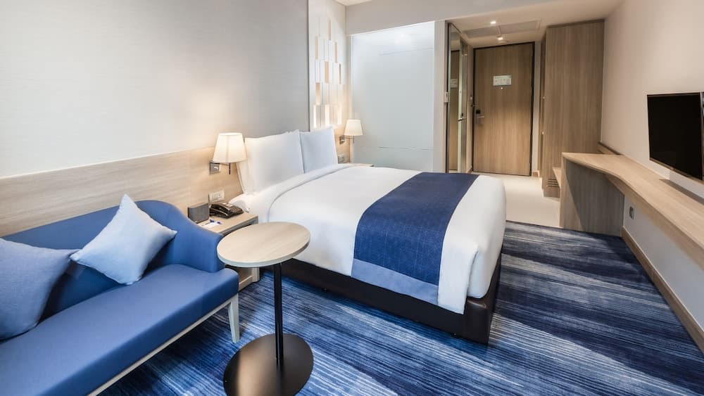Holiday Inn Express Bangkok Soi Soonvijai, an Ihg Hotel