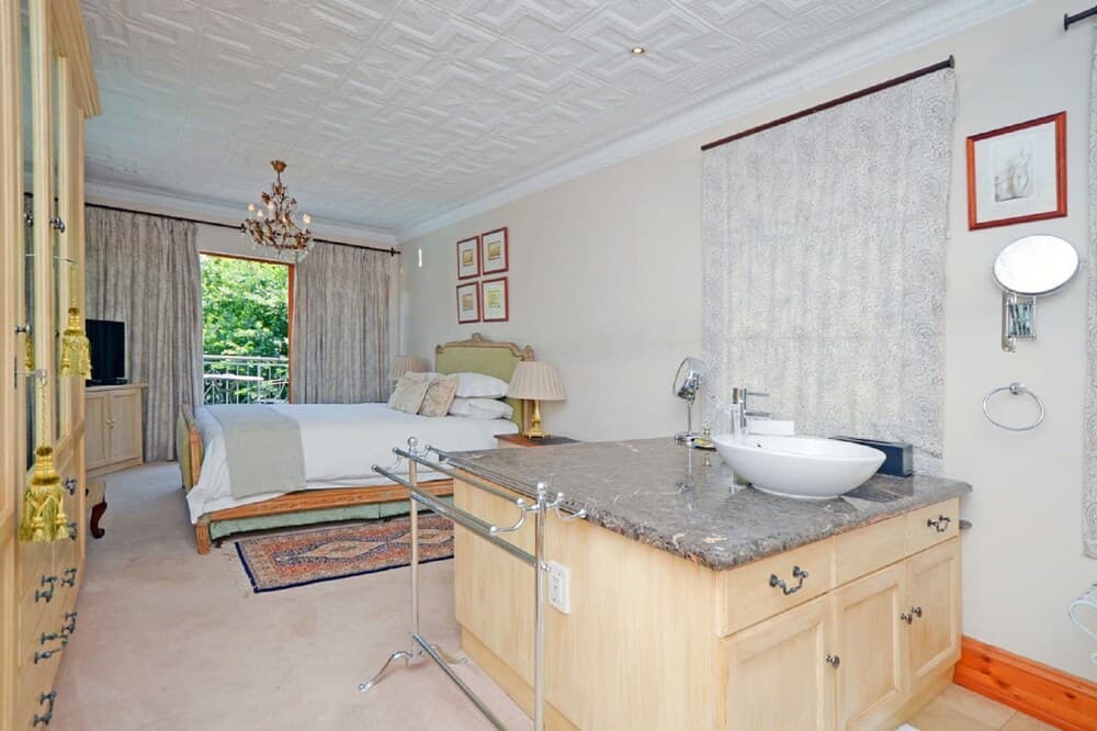 Doveton House