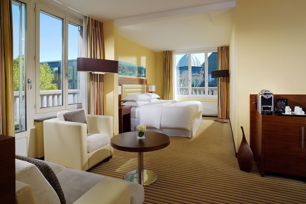 Neues Schloss Privat Hotel Zurich, Autograph Collection