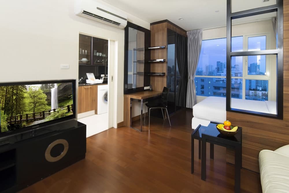 Ivy Thonglor 55