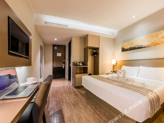 Home Inn Plus (Shanghai Lujiazui Expo Park)