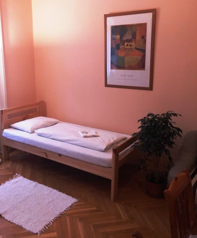 Walking Bed Budapest Hostel
