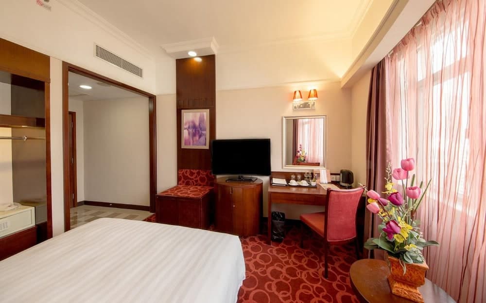Grand Dragon Hotel