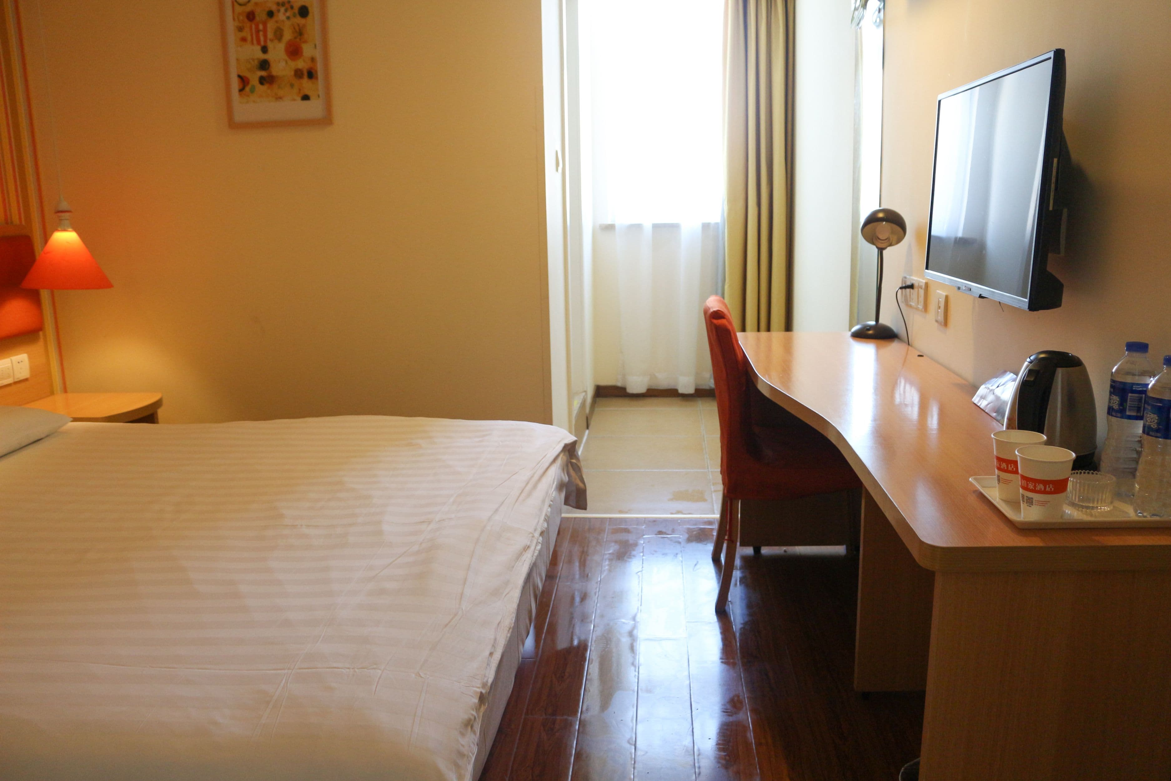 Home Inn Shanghai Jinqiao BoxingLu Metro Station