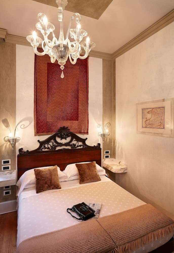Hotel Saturnia & International