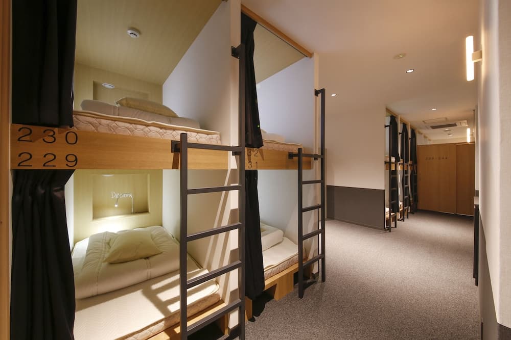 White Hostel Shinsaibashi