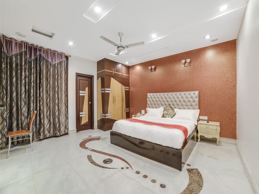OYO 14231 Santosh Residency
