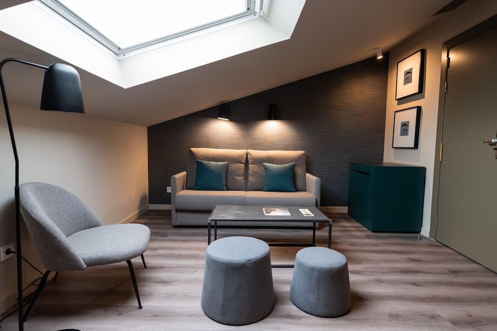 Atenea Rekord Suites