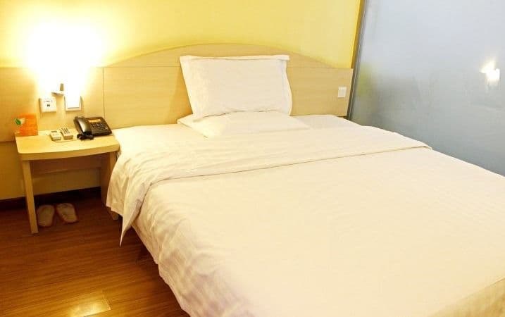 7 Days Inn (Shanghai Nanjing Road Pedestrian Street No.2 branch)
