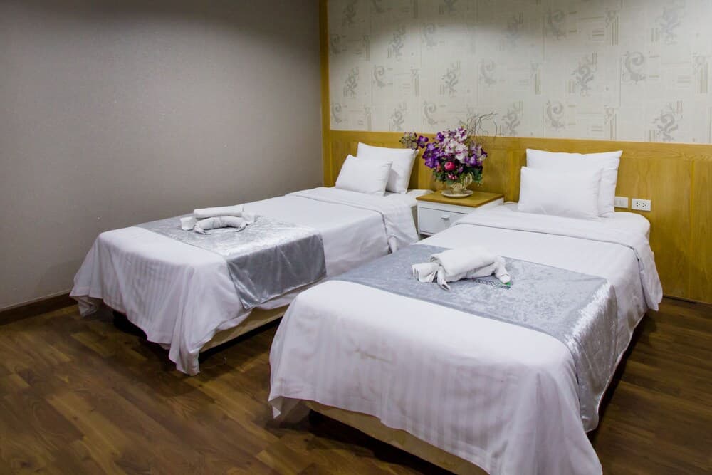 The Beach Front Resort, Pattaya