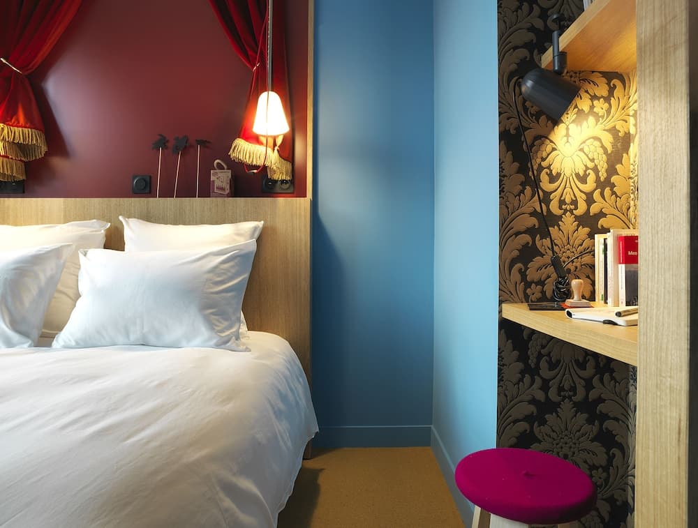 Mob Hotel Paris les Puces