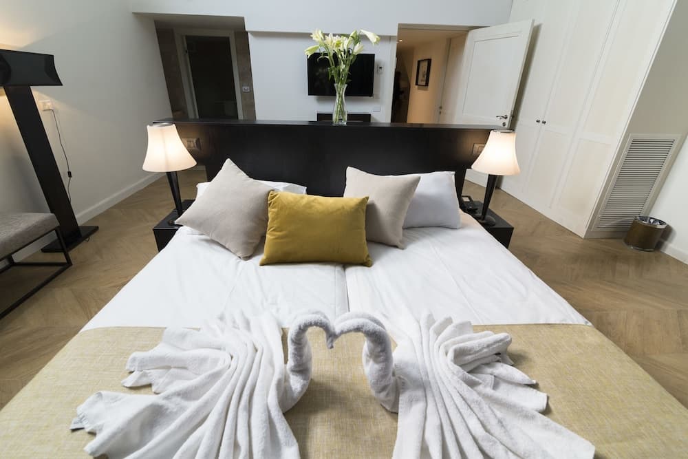 Koresh Hotel
