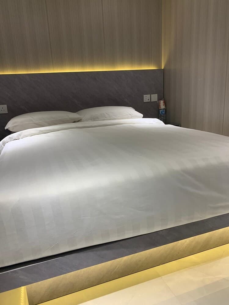 J Hotel