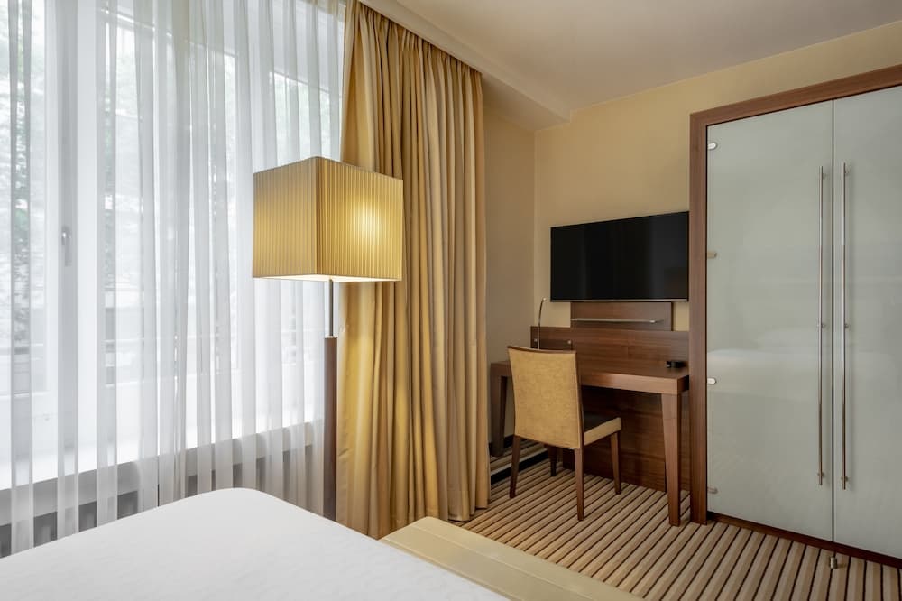 Neues Schloss Privat Hotel Zurich, Autograph Collection