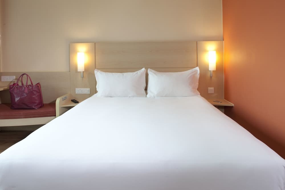 ibis Hong Kong Central and Sheung Wan hotel