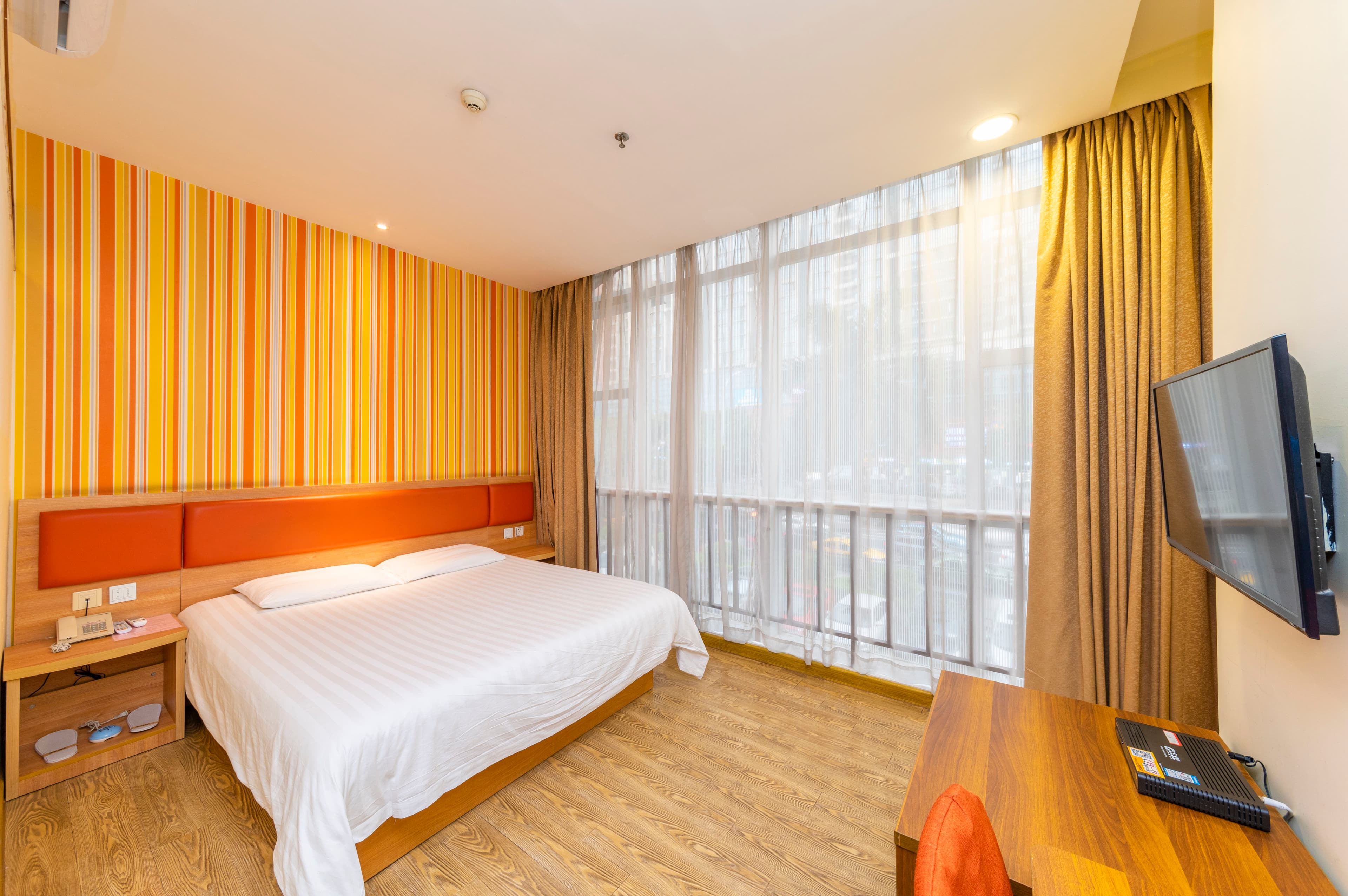 Home Inn (Guangzhou Pazhou Canton Tower Chigang Metro Station)