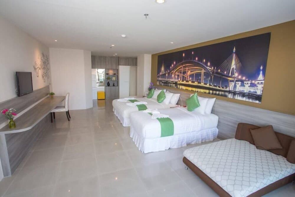 R-Con Wong Amat Suite