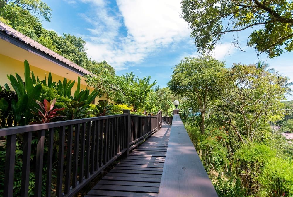 all Seasons Naiharn Phuket