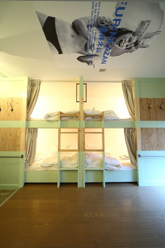 Hostelzbushii