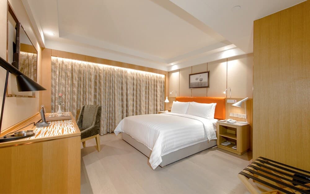 Royal Dragon Hotel