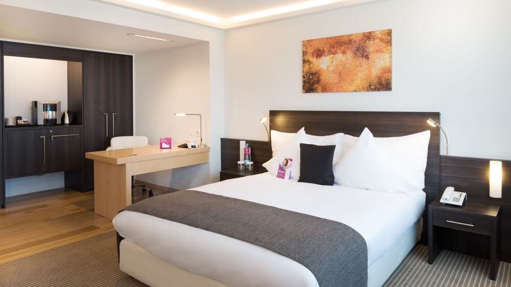 Crowne Plaza Zürich, an IHG Hotel