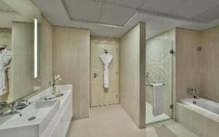 DoubleTree by Hilton Dubai Jumeirah Beach
