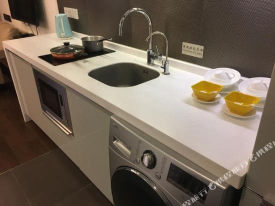 Yuju Serviced Apartment (Shanghai Railway Station)