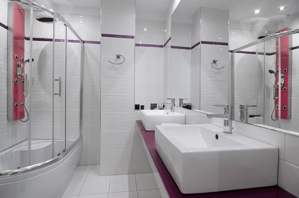 Athens Status Suites