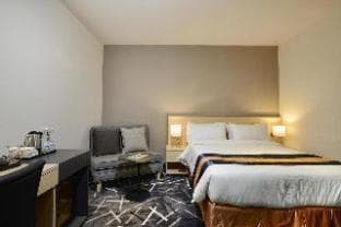 Pacific Express Hotel Central Market